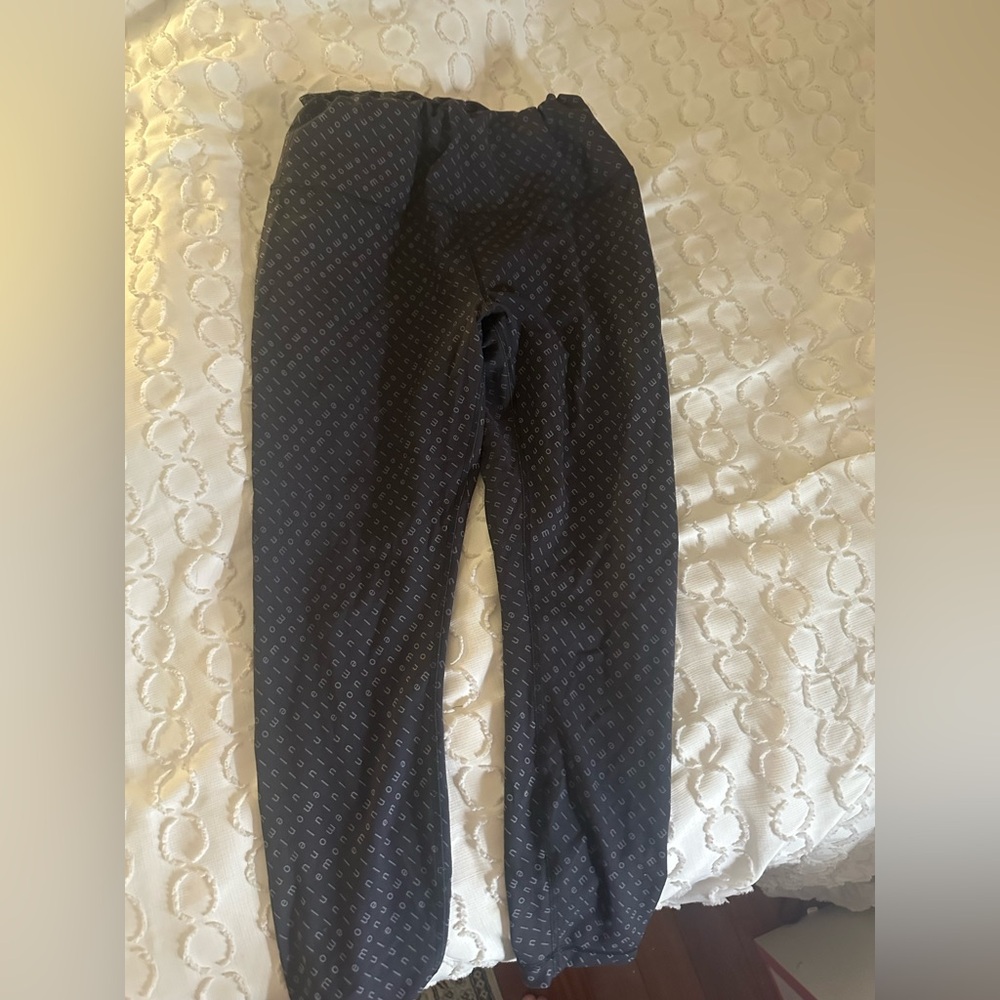 Size 8 - Wunder Under Lululemon leggings with print